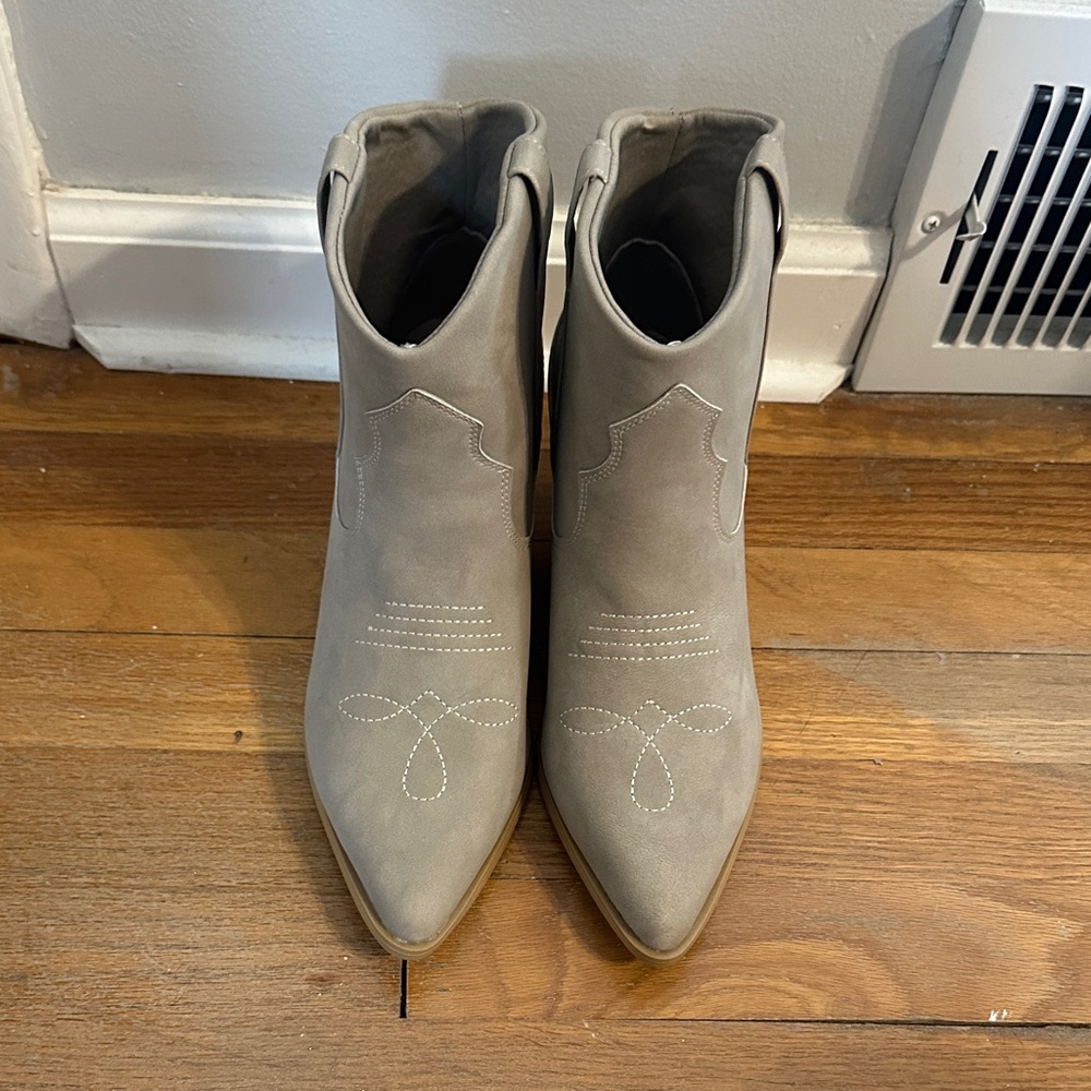 Qupid Booties with Heel